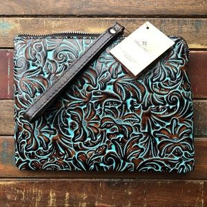 NWT Patricia Nash Cassini Leather Tooled Wristlet